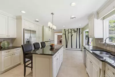 20 Hemingway Drive, Dix Hills, NY 11746 - Photo 9