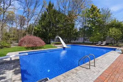 20 Hemingway Drive, Dix Hills, NY 11746 - Photo 29
