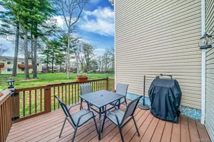 201 Lake Pointe Cir, Middle Island, NY 11953 - Photo 3