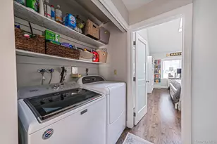 456 Village Oaks Ln, Babylon, NY 11702 - Photo 15