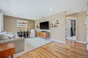 46 Sheldon Pl, Commack, NY 11725 - Photo 5