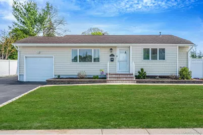 46 Sheldon Place, Commack, NY 11725 - Photo 1