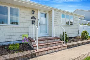 46 Sheldon Pl, Commack, NY 11725 - Photo 3