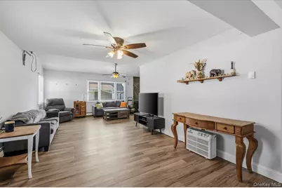 42 Haven Lane, Levittown, NY 11756 - Photo 7