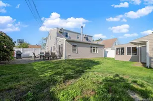 42 Haven Ln, Levittown, NY 11756 - Photo 31