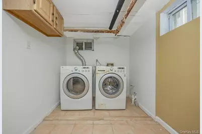 74 Holly Avenue, Hempstead, NY 11550 - Photo 17