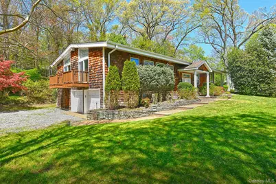 15 Mariners Court, Centerport, NY 11721 - Photo 1