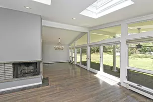 15 Mariners Ct, Centerport, NY 11721 - Photo 13