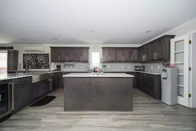 41 Martin Drive, Poughkeepsie, NY 12603 - Photo 7