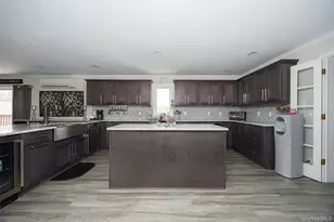 41 Martin Dr, Poughkeepsie, NY 12603 - Photo 7