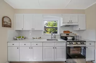 18 Cove Dr, Sound Beach, NY 11789 - Photo 9