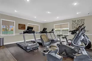 241-70 Oak Park Dr, Little Neck, NY 11362 - Photo 15