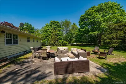 27 Sunset Avenue, East Quogue, NY 11942 - Photo 21