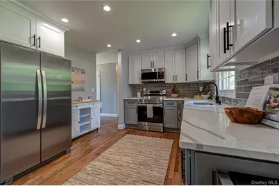 27 Sunset Avenue, East Quogue, NY 11942 - Photo 11