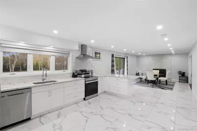 119 Helme Avenue, Miller Place, NY 11764 - Photo 17