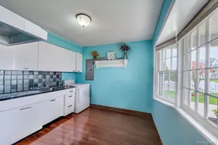 104 Saddle Ln, Levittown, NY 11756 - Photo 19