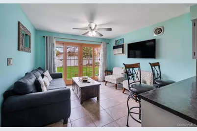 104 Saddle Lane, Levittown, NY 11756 - Photo 5