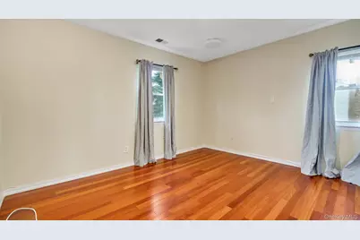 47 Carriage Road, Roslyn, NY 11576 - Photo 25