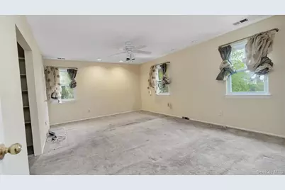 47 Carriage Road, Roslyn, NY 11576 - Photo 19