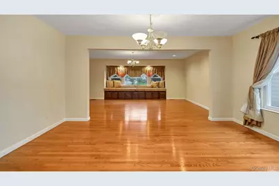 47 Carriage Road, Roslyn, NY 11576 - Photo 13