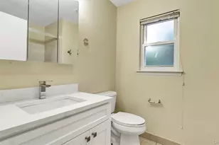 47 Carriage Rd, Roslyn, NY 11576 - Photo 21