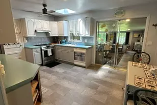 29 Maryland Blvd, Hampton Bays, NY 11946 - Photo 5