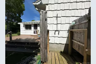 29 Maryland Boulevard, Hampton Bays, NY 11946 - Photo 11
