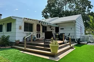 29 Maryland Blvd, Hampton Bays, NY 11946 - Photo 11