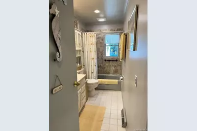 29 Maryland Boulevard, Hampton Bays, NY 11946 - Photo 9