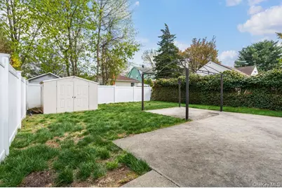 283 Hawthorne Avenue, Uniondale, NY 11553 - Photo 23