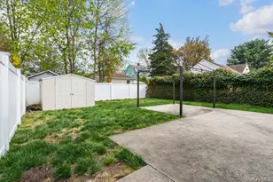283 Hawthorne Ave, Uniondale, NY 11553 - Photo 23