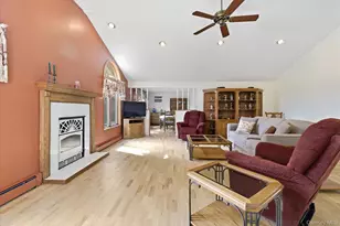 44 Meyer Ln, Medford, NY 11763 - Photo 9