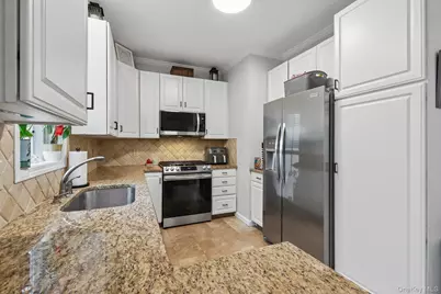 102 Leif Boulevard, Congers, NY 10920 - Photo 11