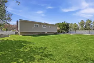 44 Steven Pl, Smithtown, NY 11787 - Photo 45