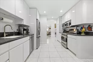 44 Steven Pl, Smithtown, NY 11787 - Photo 21