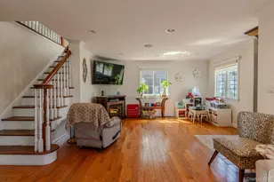 141 Collins Ave, Williston Park, NY 11596 - Photo 3