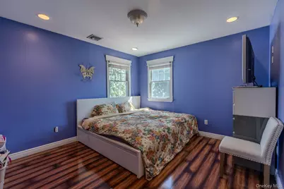 141 Collins Avenue, Williston Park, NY 11596 - Photo 15