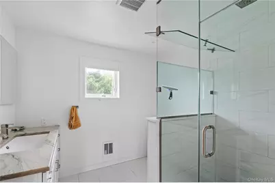 33 Schooner, Ocean Beach, NY 11770 - Photo 9