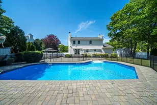 14 Gaetano Ln, Coram, NY 11727 - Photo 5