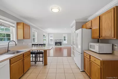 14 Gaetano Lane, Coram, NY 11727 - Photo 23