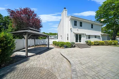 14 Gaetano Lane, Coram, NY 11727 - Photo 9