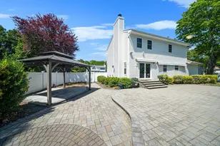 14 Gaetano Ln, Coram, NY 11727 - Photo 9