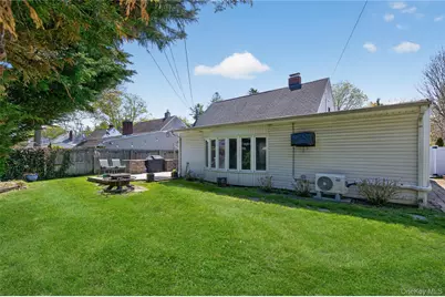 2101 Salisbury Park Drive, Westbury, NY 11590 - Photo 17