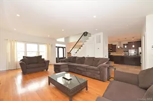 46 Scott St, Massapequa Park, NY 11762 - Photo 9