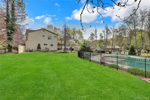 26 Peachtree Ln, Mount Sinai, NY 11766 - Photo 43