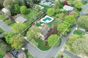 26 Peachtree Ln, Mount Sinai, NY 11766 - Photo 3