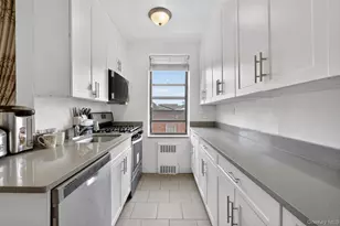 71-11 Yellowstone Blvd, Forest Hills, NY 11375 - Photo 9