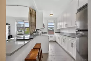 71-11 Yellowstone Blvd, Forest Hills, NY 11375 - Photo 7