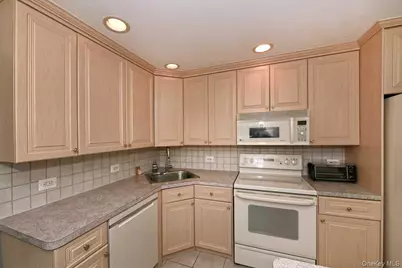 203 Saddle Lane, Levittown, NY 11756 - Photo 13