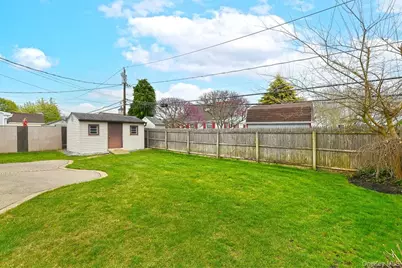 203 Saddle Lane, Levittown, NY 11756 - Photo 27